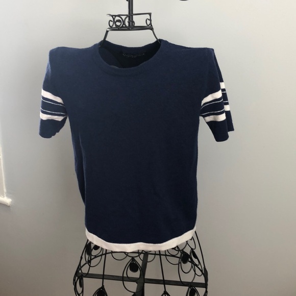 BRANDY MELVILLE TEEN SHIRT 💙 - Picture 1 of 4